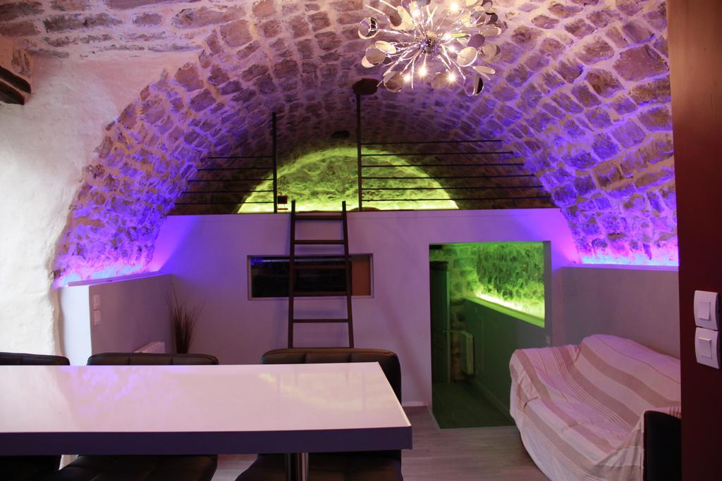 Gite De La Fontaine Paulhe Habitación foto